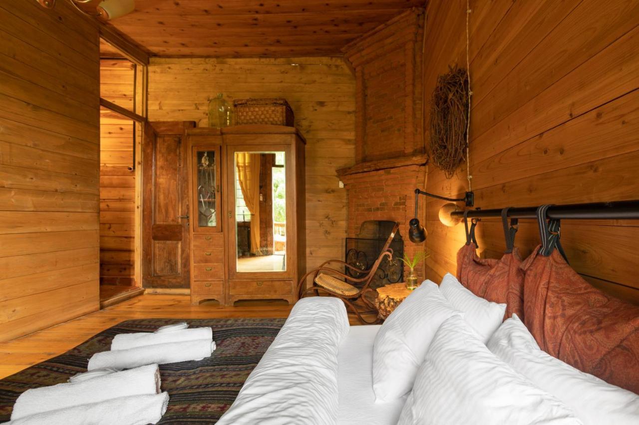 Menabde Winery Hotel Ozurget'i ภายนอก รูปภาพ