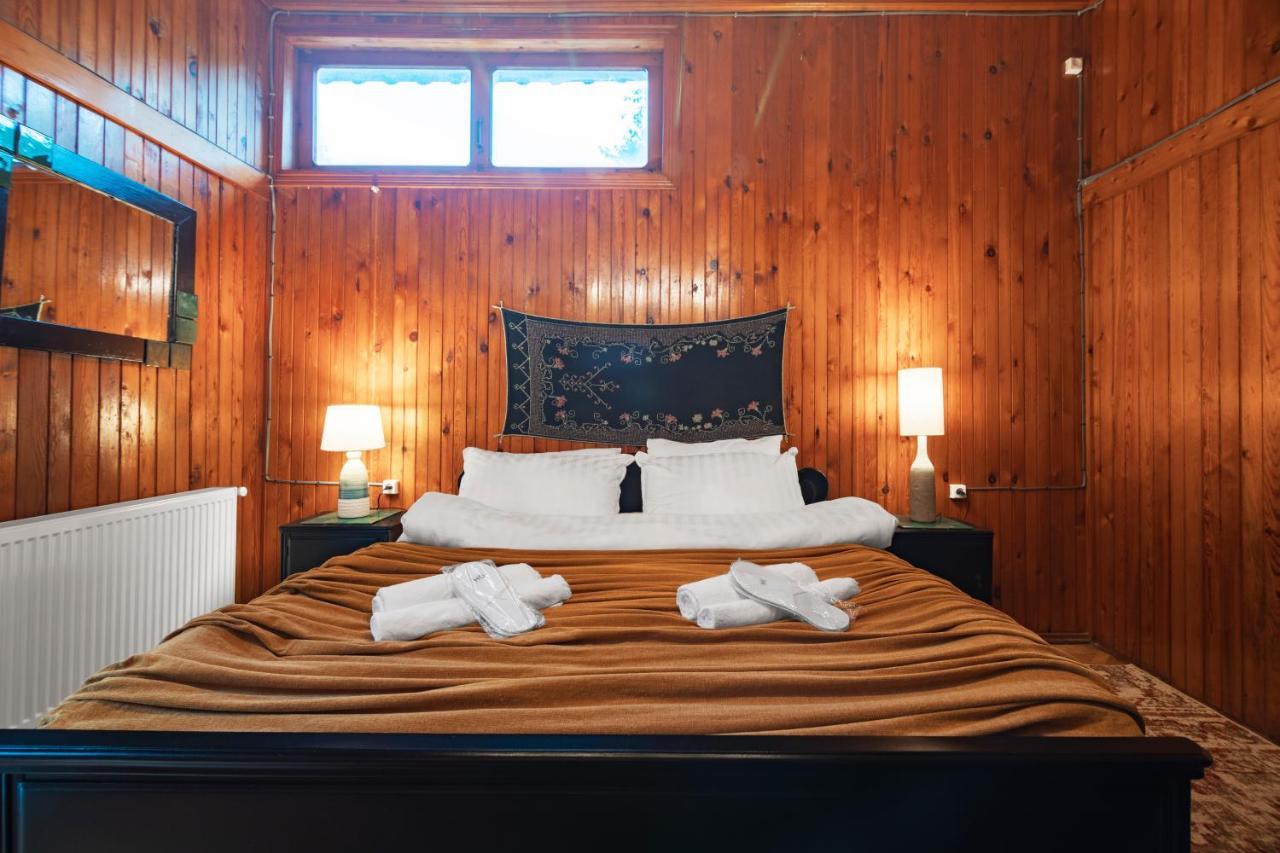 Menabde Winery Hotel Ozurget'i ภายนอก รูปภาพ